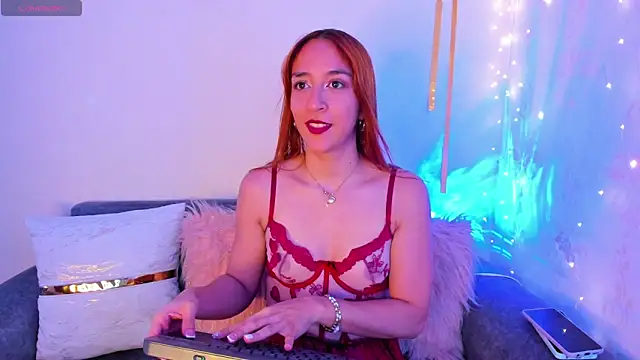 Snapshot of Emylyjonhs chatting on 19, 3, 2025 Emylyjonhs online show from 19, 3, 2025