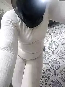 Snapshot of nouhaty chatting on 4, 12, 2025 nouhaty online show from 4, 12, 2025