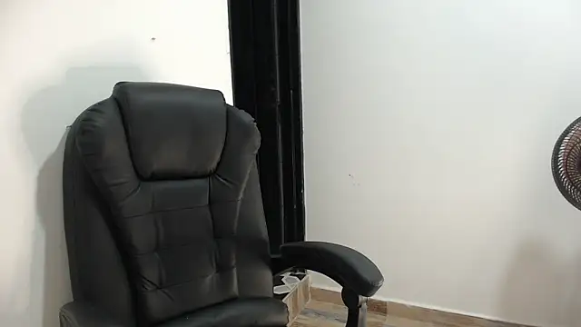 Snapshot of StephyJones1 chatting on 7, 1, 2026 StephyJones1 online show from 7, 1, 2026