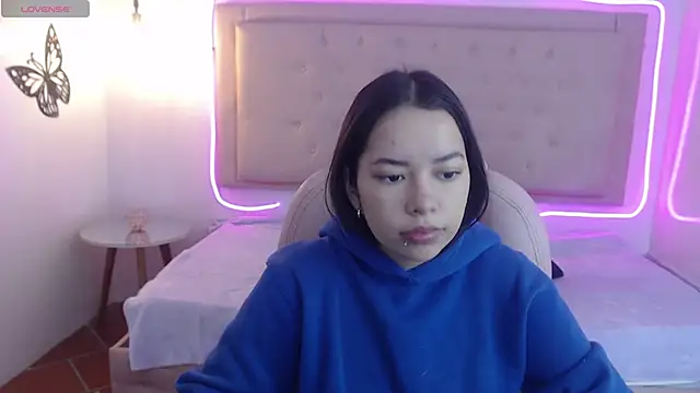 Snapshot of honnielane chatting on 6, 3, 2025 honnielane online show from 6, 3, 2025