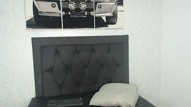 Snapshot of Selena_fox7 chatting on 8, 3, 2025 Selena fox7 online show from 8, 3, 2025
