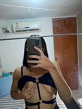 Snapshot of JuliaSalvaa chatting on 4, 3, 2025 JuliaSalvaa online show from 4, 3, 2025