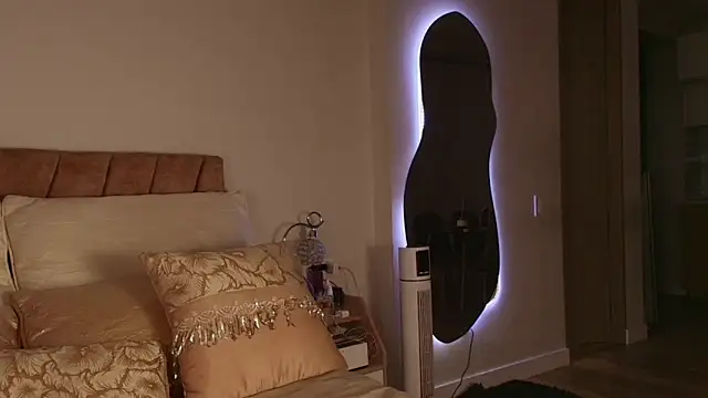 Snapshot of Samantha_blaree_ chatting on 23, 12, 2025 Samantha blaree online show from 23, 12, 2025