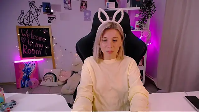 EllySunlover online show from 13, 2, 2025