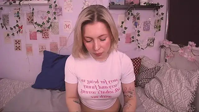 EllySunlover online show from 5, 3, 2025