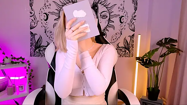 EllySunlover online show from 6, 3, 2025