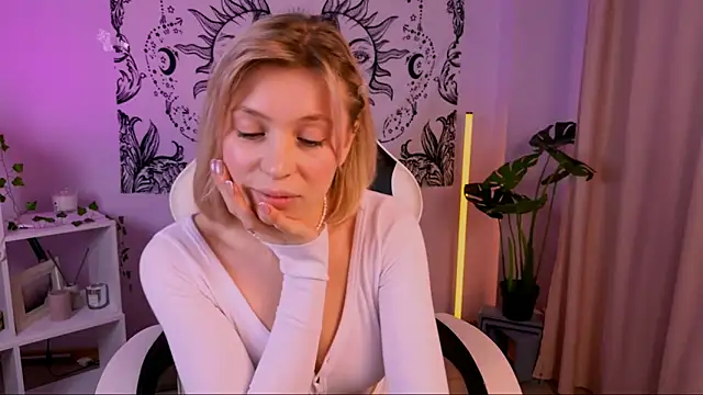 EllySunlover online show from 21, 3, 2025
