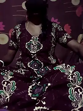 Snapshot of CuteRani001 chatting on 4, 11, 2025 CuteRani001 online show from 4, 11, 2025