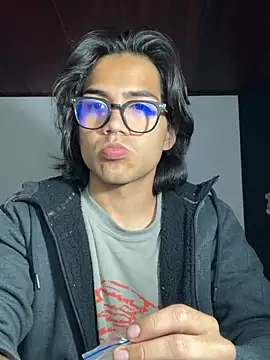 Snapshot of shadowsofgarden chatting on 22, 2, 2025 shadowsofgarden online show from 22, 2, 2025