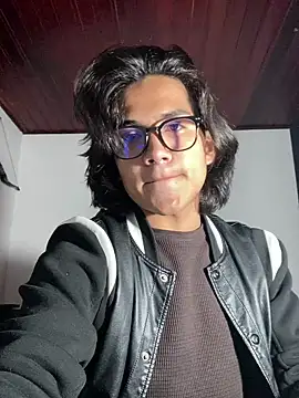 Snapshot of shadowsofgarden chatting on 27, 2, 2025 shadowsofgarden online show from 27, 2, 2025