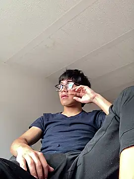 Snapshot of shadowsofgarden chatting on 15, 3, 2025 shadowsofgarden online show from 15, 3, 2025