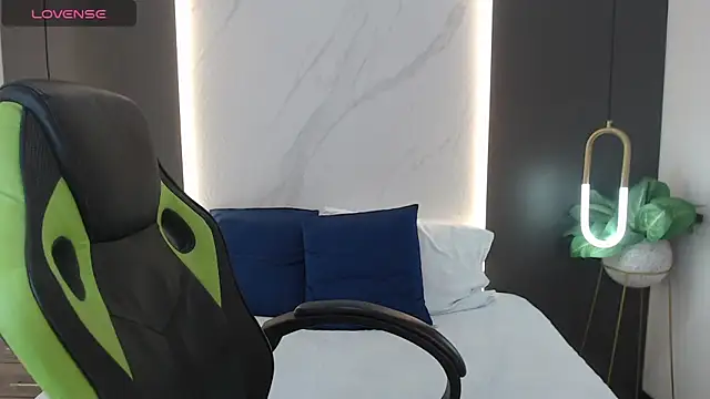 Snapshot of sol_valeria chatting on 18, 3, 2025 sol valeria online show from 18, 3, 2025