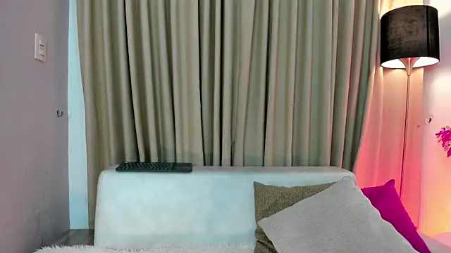 Snapshot of MiaHertz chatting on 1, 3, 2025 MiaHertz online show from 1, 3, 2025