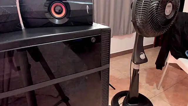 Snapshot of MiaHertz chatting on 15, 3, 2025 MiaHertz online show from 15, 3, 2025