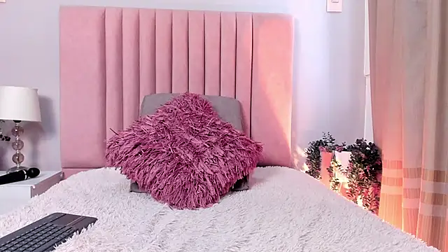 Snapshot of MiaHertz chatting on 28, 11, 2025 MiaHertz online show from 28, 11, 2025