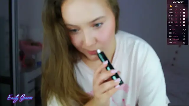 Snapshot of EmilyxxGraces chatting on 16, 9, 2025 EmilyxxGraces online show from 16, 9, 2025