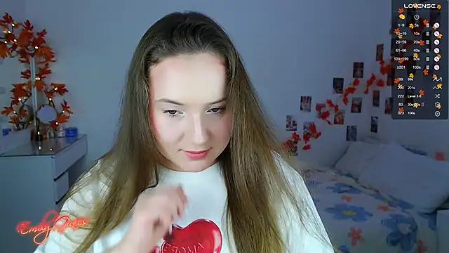 Snapshot of EmilyxxGraces chatting on 28, 10, 2025 EmilyxxGraces online show from 28, 10, 2025