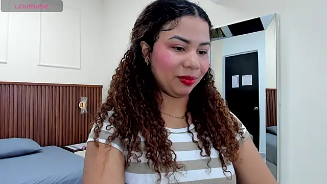 MELINAMARTINS online show from 28, 2, 2025