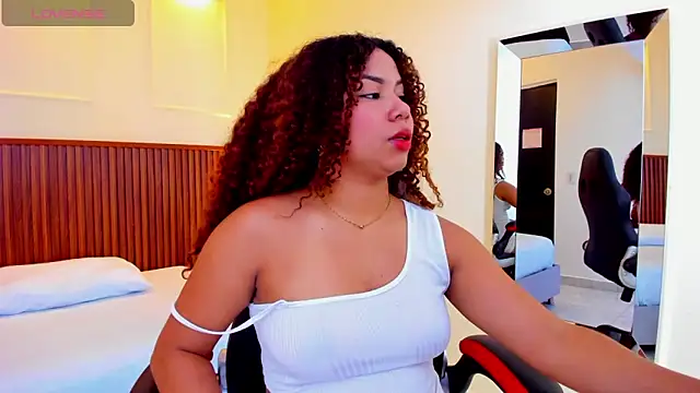 MELINAMARTINS online show from 10, 3, 2025