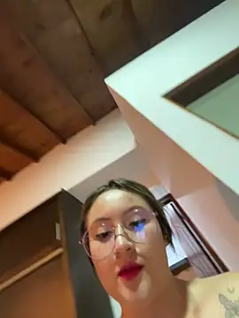 ValentinaOrtiz3 online show from 19, 2, 2025