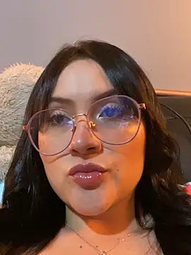 ValentinaOrtiz3 online show from 19, 9, 2025