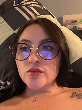 ValentinaOrtiz3 online show from 16, 5, 2026