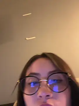 ValentinaOrtiz3 online show from 4, 8, 2026