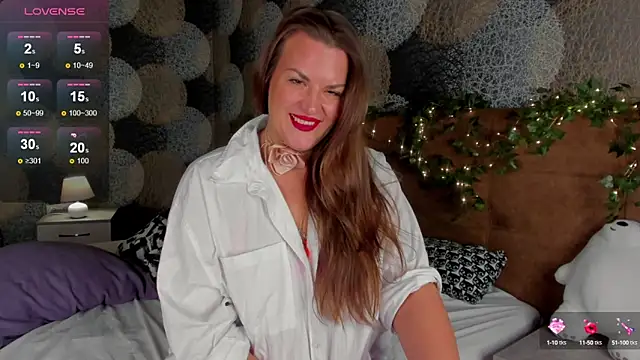 Snapshot of kamilla___moon chatting on 25, 2, 2025 kamilla moon online show from 25, 2, 2025