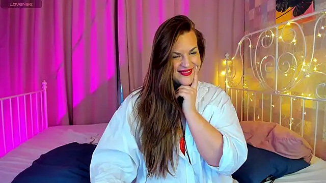 Snapshot of kamilla___moon chatting on 26, 2, 2025 kamilla moon online show from 26, 2, 2025