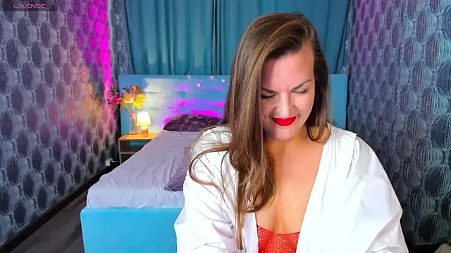 Snapshot of kamilla___moon chatting on 11, 3, 2025 kamilla moon online show from 11, 3, 2025