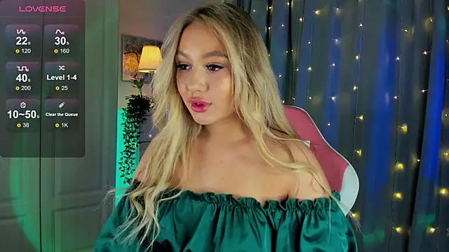 Snapshot of _Loneve__ chatting on 12, 3, 2025  Loneve   online show from 12, 3, 2025