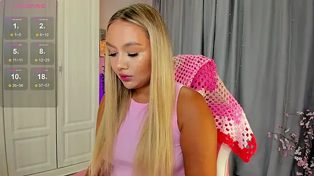 Snapshot of _Loneve__ chatting on 18, 9, 2025  Loneve   online show from 18, 9, 2025