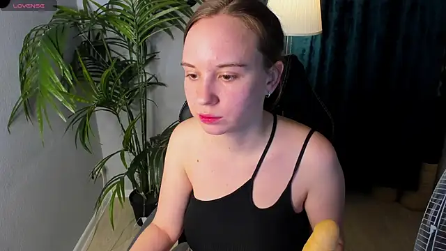 Snapshot of Lika_0ne chatting on 27, 2, 2025 Lika 0ne online show from 27, 2, 2025