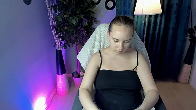 Snapshot of Lika_0ne chatting on 7, 7, 2026 Lika 0ne online show from 7, 7, 2026