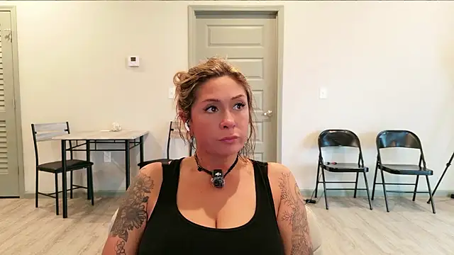 bossyroxy84 online show from 15, 3, 2026