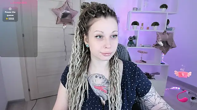 Snapshot of HoneySallyMoore chatting on 6, 12, 2024 HoneySallyMoore online show from 6, 12, 2024