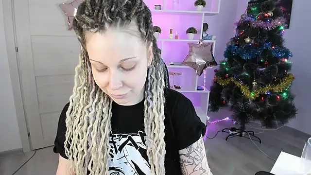 Snapshot of HoneySallyMoore chatting on 21, 12, 2024 HoneySallyMoore online show from 21, 12, 2024