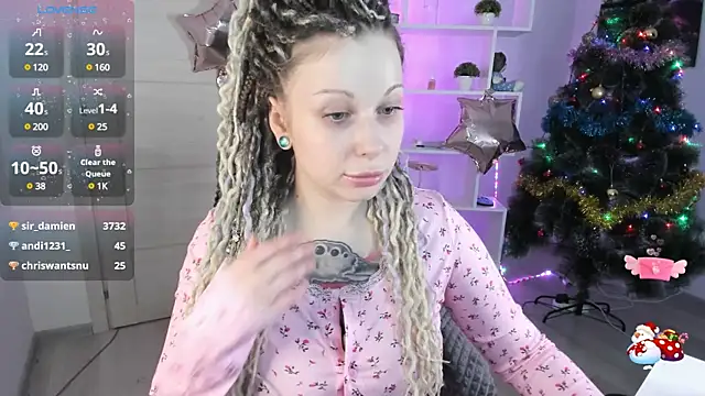 Snapshot of HoneySallyMoore chatting on 23, 12, 2024 HoneySallyMoore online show from 23, 12, 2024