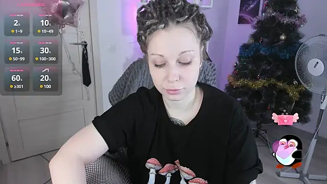 Snapshot of HoneySallyMoore chatting on 4, 1, 2025 HoneySallyMoore online show from 4, 1, 2025