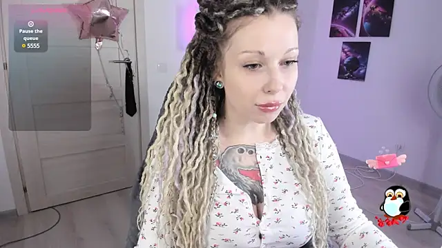 Snapshot of HoneySallyMoore chatting on 12, 1, 2025 HoneySallyMoore online show from 12, 1, 2025