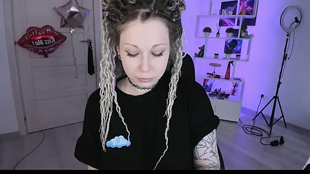 Snapshot of HoneySallyMoore chatting on 14, 9, 2025 HoneySallyMoore online show from 14, 9, 2025