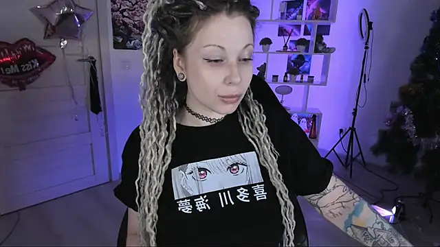 Snapshot of HoneySallyMoore chatting on 3, 12, 2025 HoneySallyMoore online show from 3, 12, 2025