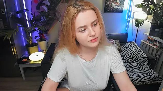 Snapshot of Alexa_Pirs chatting on 4, 12, 2025 Alexa Pirs online show from 4, 12, 2025