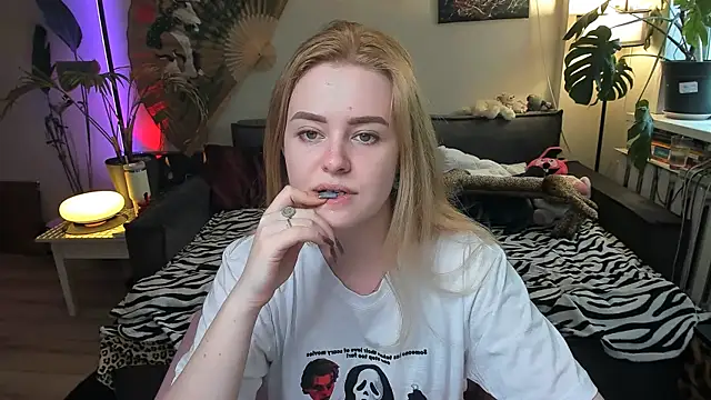 Alexa Pirs online show from 6, 3, 2026