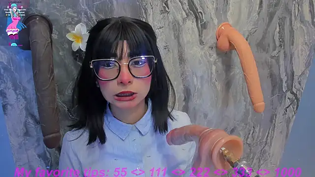 Snapshot of linda_sofi__ chatting on 7, 10, 2025 linda sofi online show from 7, 10, 2025