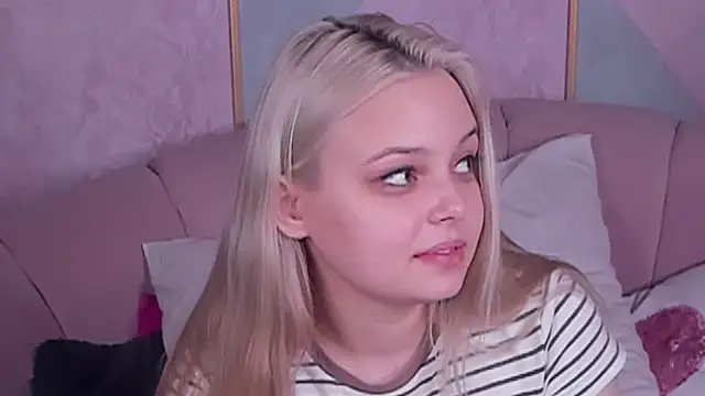 CLAIRE VOGT online show from 17, 2, 2025