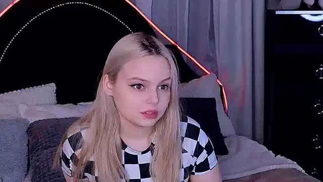 CLAIRE VOGT online show from 21, 3, 2025