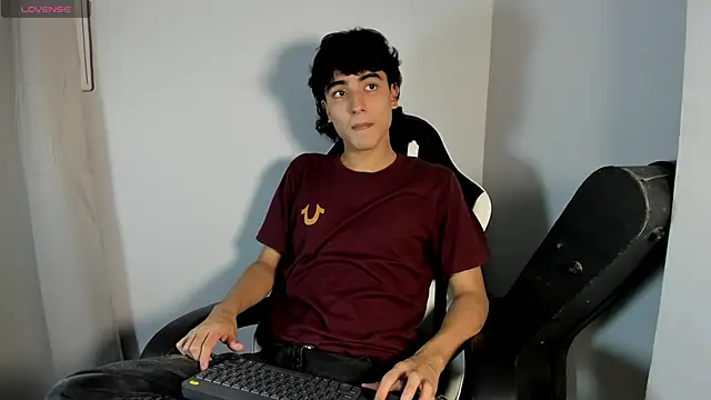 Snapshot of salvatore_montt chatting on 15, 2, 2025 salvatore montt online show from 15, 2, 2025