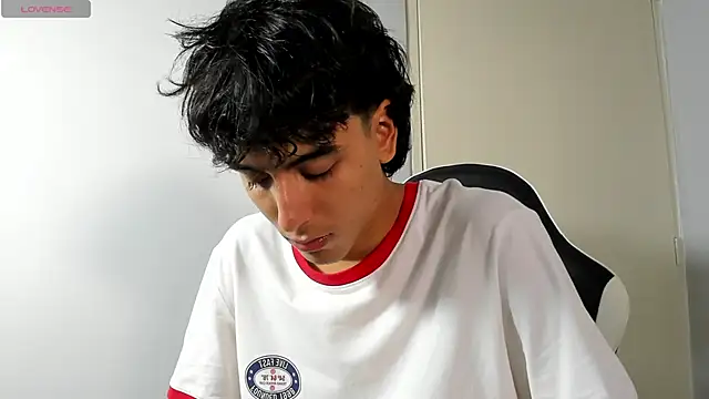 Snapshot of salvatore_montt chatting on 24, 2, 2025 salvatore montt online show from 24, 2, 2025