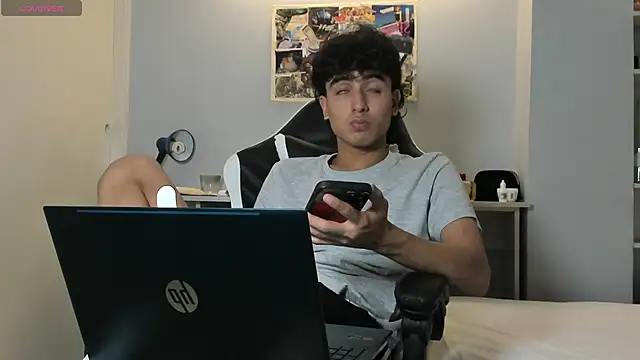 Snapshot of salvatore_montt chatting on 4, 3, 2025 salvatore montt online show from 4, 3, 2025